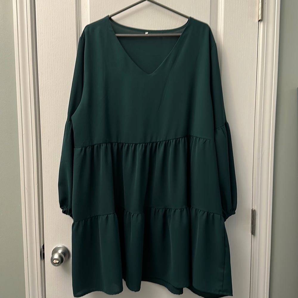 Amazon (Amoretu, Cosonsen) green long sleeve tiered ruffle dress XXL